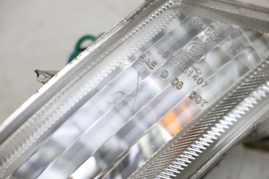 photo de INTERMITENTE TRASERO DERECHO KYMCO LIKE 125 (2009 - 2016) - Otra perspectiva