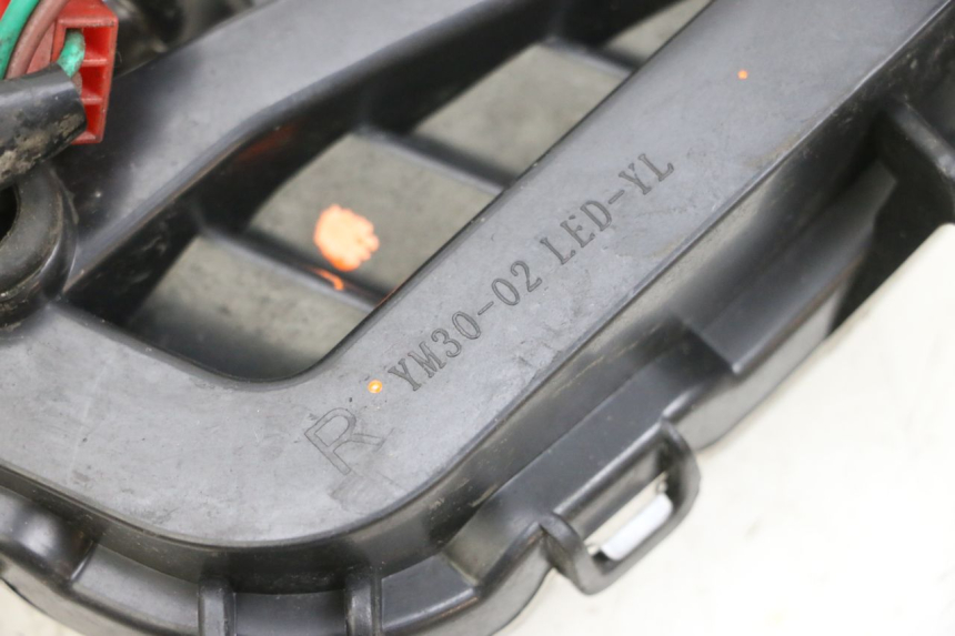 photo de INTERMITENTE TRASERA DERECHA JM MOTORS OLDIES GT 4T 50 (2018 - 2025) - Zoom estado de uso