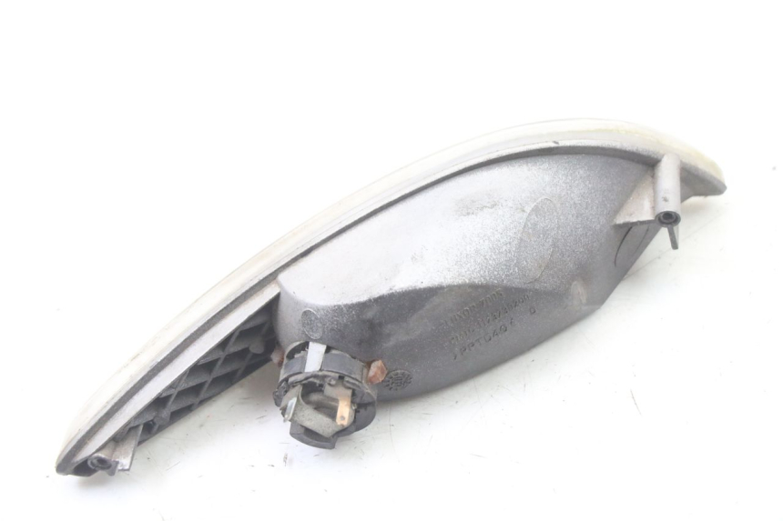 photo de INTERMITENTE TRASERO DERECHO PEUGEOT ELYSTAR 50 (2002 - 2014)