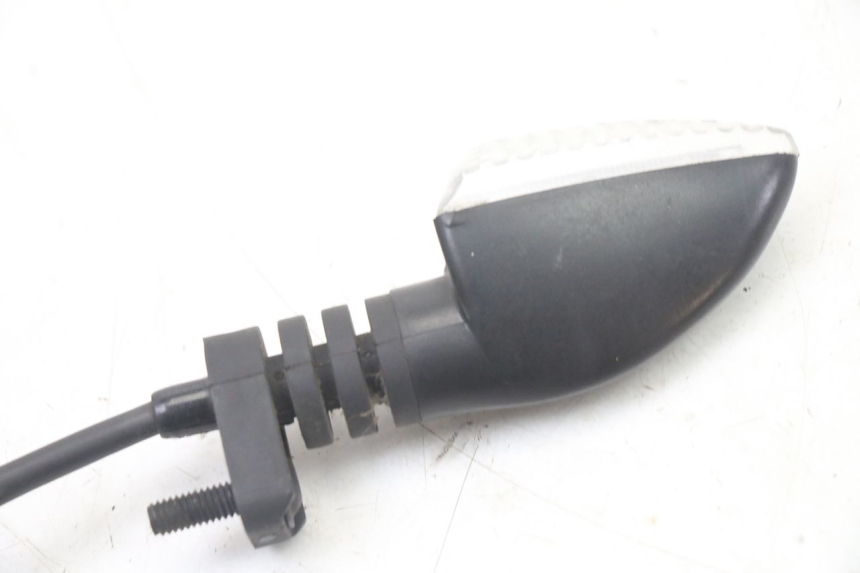 photo de TRASERO DERECHO INTERMITENTE LIGIER PULSE 3 1 (2014 - 2020) - Primer plano técnico