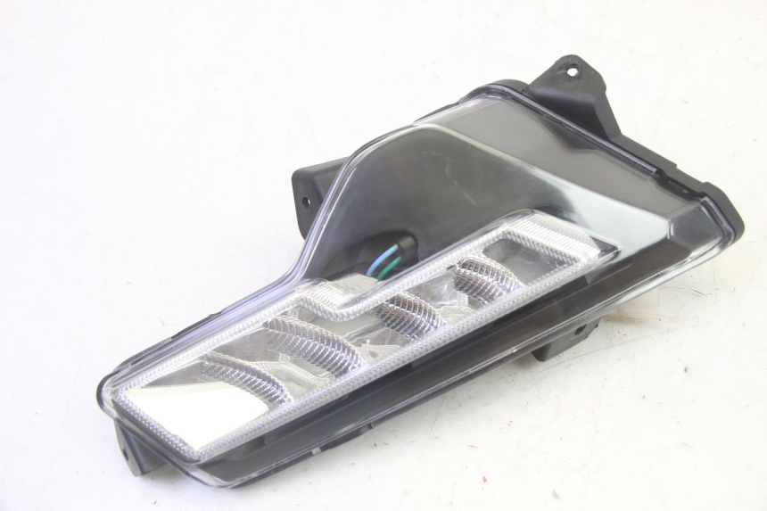 photo de TRASERO DERECHO INTERMITENTE EFUN PUSA 1 - Vista principal