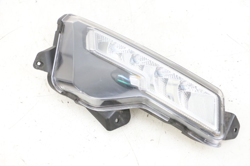 photo de TRASERO DERECHO INTERMITENTE EFUN PUSA 1 - Marcados y referencias originales