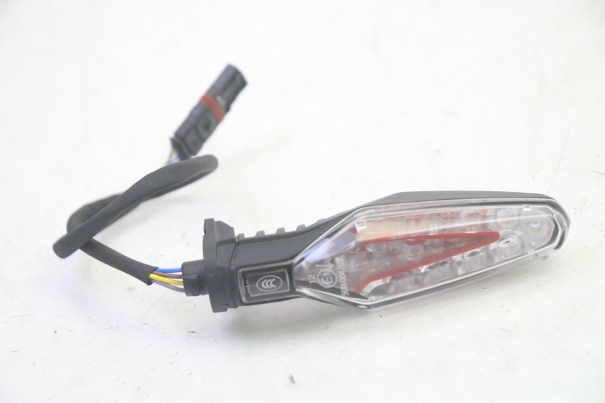 photo de TRASERO DERECHO INTERMITENTE BMW R GS 1250 (2021 - 2024) - Detalle de la pieza