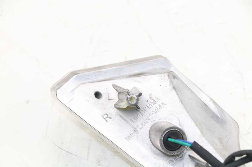 photo de TRASERO DERECHO INTERMITENTE S-RIDER CAPRI 2T 50 (2010 - 2017)