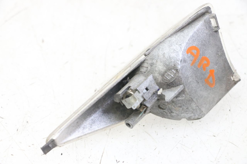 photo de TRASERO DERECHO INTERMITENTE PEUGEOT SPEEDFIGHT 2 LC 50 (2000 - 2009)