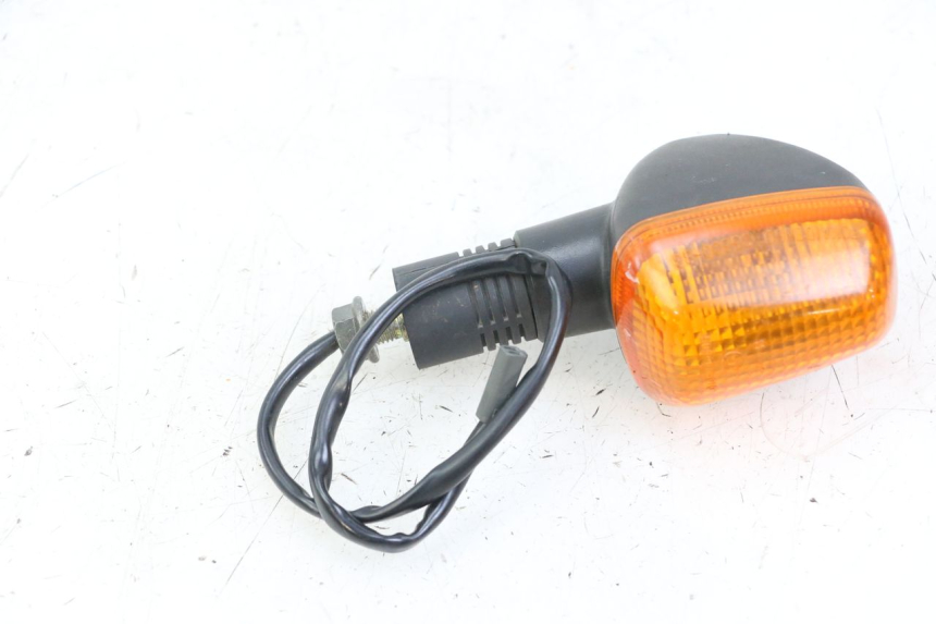 photo de TRASERO DERECHO INTERMITENTE SUZUKI SV N 650 (1999 - 2002)