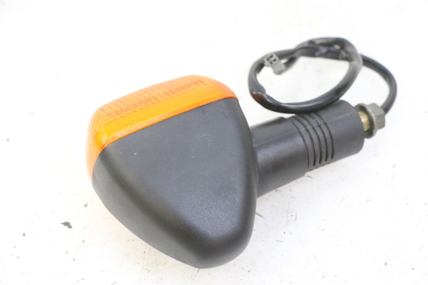 photo de TRASERO DERECHO INTERMITENTE SUZUKI SV N 650 (1999 - 2002)