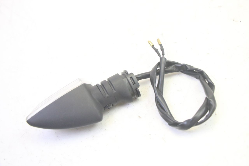 photo de TRASERO DERECHO INTERMITENTE YAMAHA TRICITY 300 (2020 - 2024) - Primer plano técnico