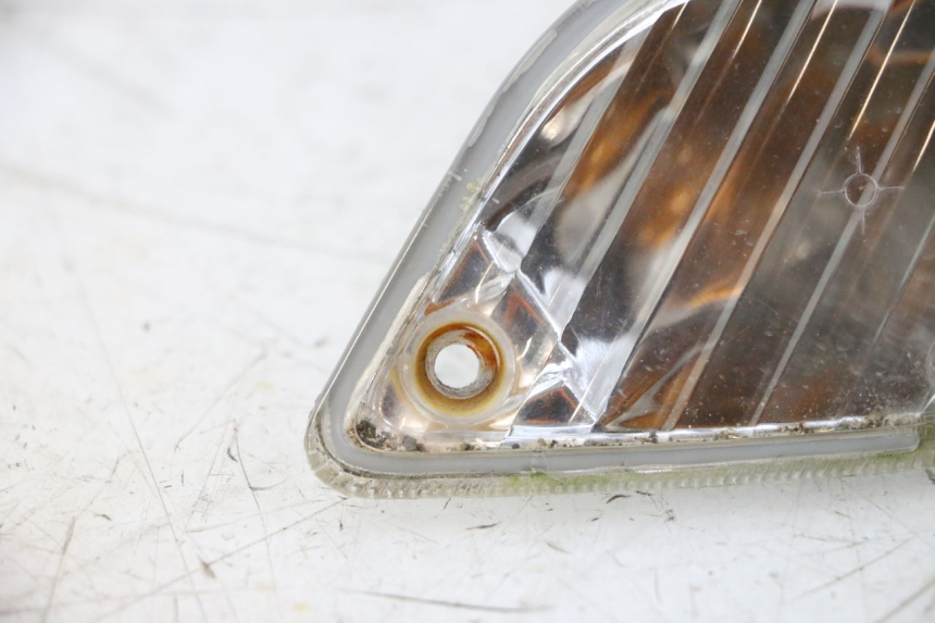 photo de INTERMITENTE TRASERO DERECHO PIAGGIO VESPA GTS SUPER IE 125 (2009 - 2016) - Zoom estado de uso