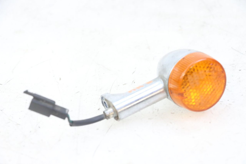 photo de TRASERO DERECHO INTERMITENTE YAMAHA WHY 50 (1998 - 2000)
