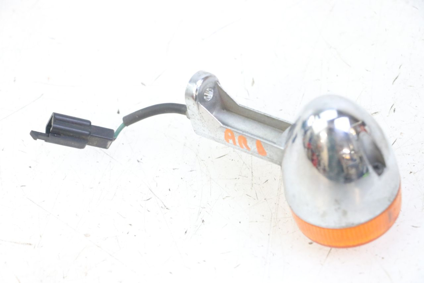 photo de TRASERO DERECHO INTERMITENTE YAMAHA WHY 50 (1998 - 2000)