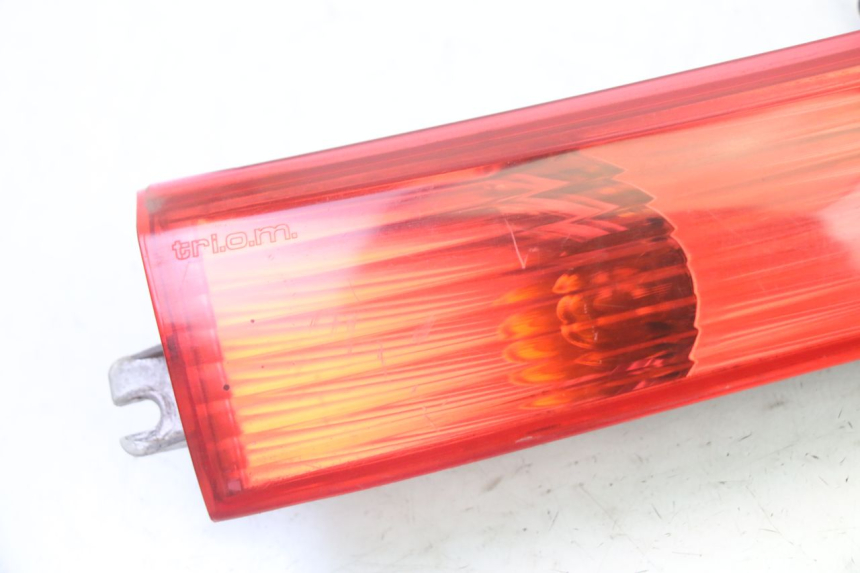 photo de INTERMITENTE TRASERO DERECHO PIAGGIO X8 125 (2004 - 2007) - Detalle de la pieza