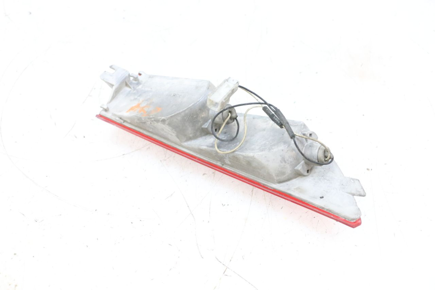 photo de INTERMITENTE TRASERO DERECHO PIAGGIO X8 125 (2004 - 2007) - Otra perspectiva