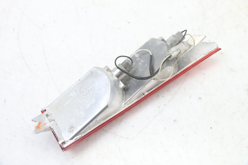 photo de INTERMITENTE TRASERO DERECHO PIAGGIO XEVO - X EVO 125 (2007 - 2016) - Primer plano técnico