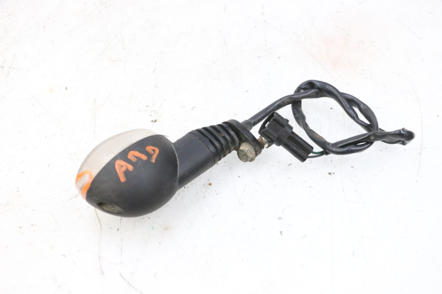 photo de TRASERO DERECHO INTERMITENTE YAMAHA YFM R RAPTOR 250 (2008 - 2014) - Detalles de los puntos de fijación