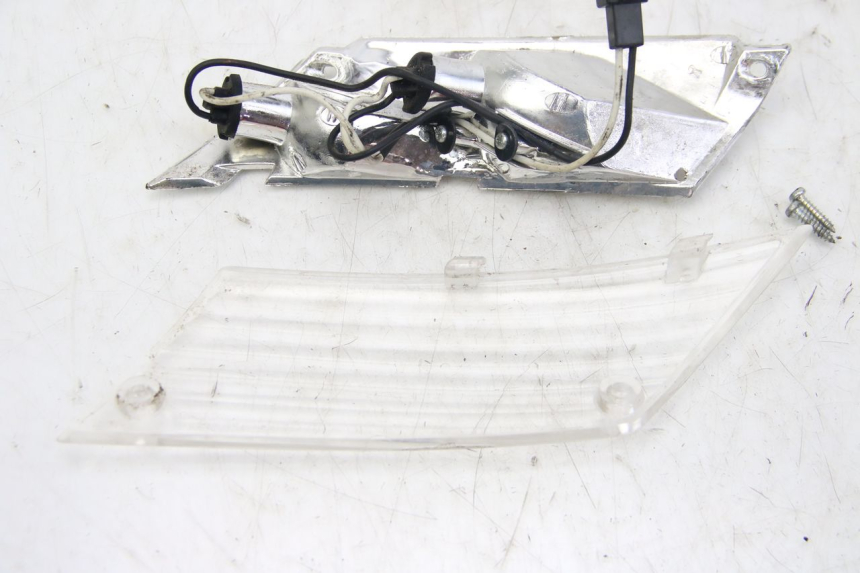 photo de INTERMITENTE TRASERO DERECHO PIAGGIO ZIP 4T 50 (2018 - 2020)