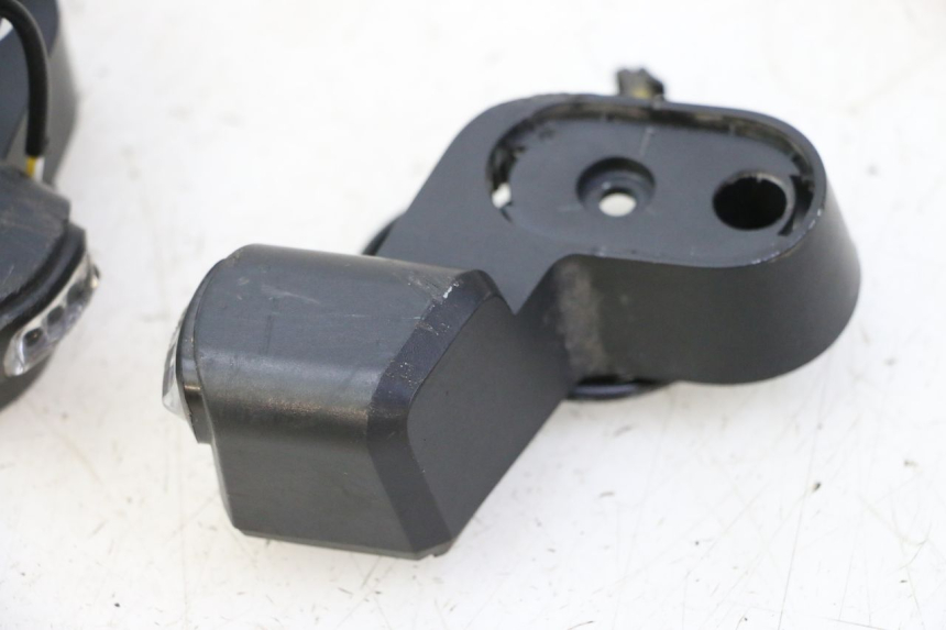 photo de INTERMITENTE TRASERO SEGWAY NINEBOT F65I 1