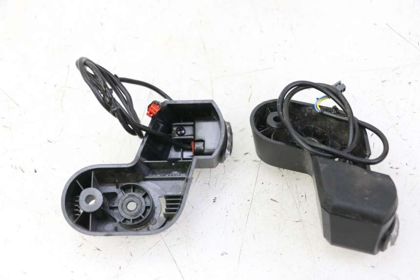 photo de INTERMITENTE TRASERO SEGWAY NINEBOT F65I 1