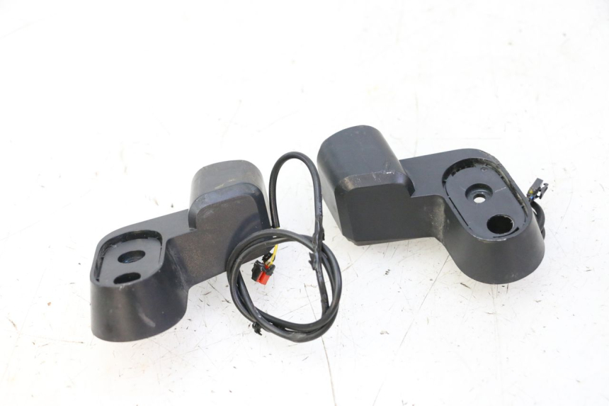 photo de INTERMITENTE TRASERO SEGWAY NINEBOT F65I 1