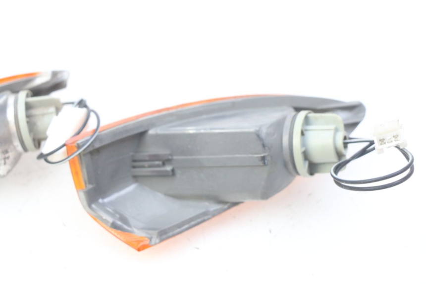 photo de INTERMITENTE TRASERO PIAGGIO FLY 100 (2006 - 2010)