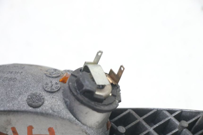photo de TRASERO IZQUIERDO INTERMITENTE PEUGEOT ELYSEO 125 (1999 - 2004)