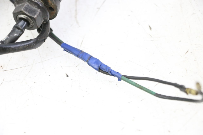 photo de TRASERO IZQUIERDO INTERMITENTE YAMAHA FJ 36Y 1100 (1984 - 1985)