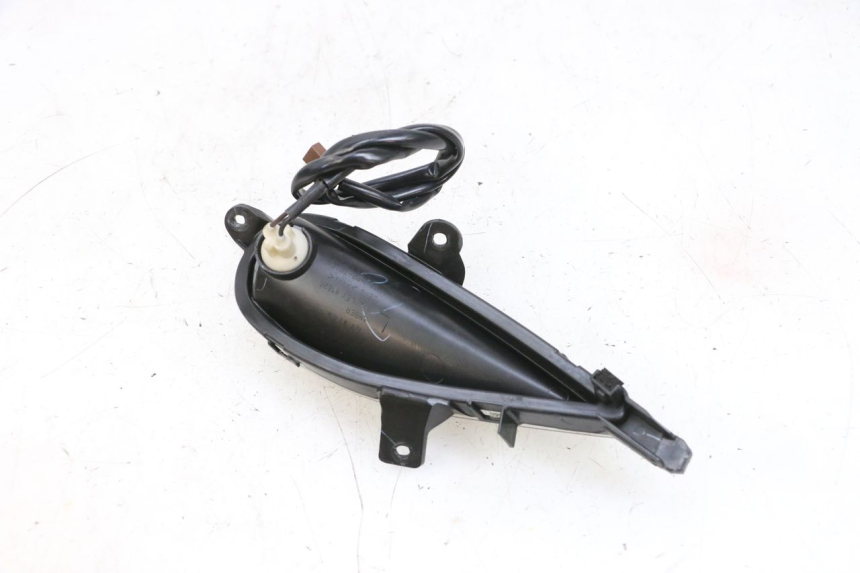 photo de TRASERO IZQUIERDO INTERMITENTE MBK FLIPPER 115 (2013 - 2017) - Primer plano técnico