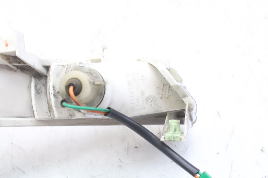 photo de TRASERO IZQUIERDO INTERMITENTE PEUGEOT GEOPOLIS RS 125 (2007 - 2009)
