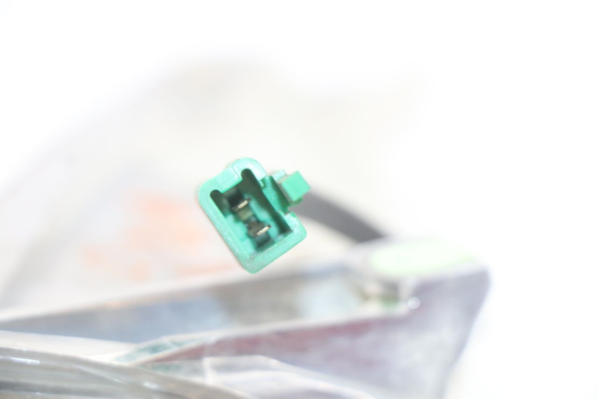 photo de TRASERO IZQUIERDO INTERMITENTE PEUGEOT GEOPOLIS RS 125 (2007 - 2009)