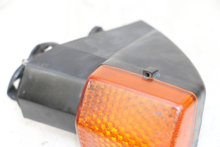 photo de TRASERO IZQUIERDO INTERMITENTE HONDA CBR F 1000 (1993 - 1996)