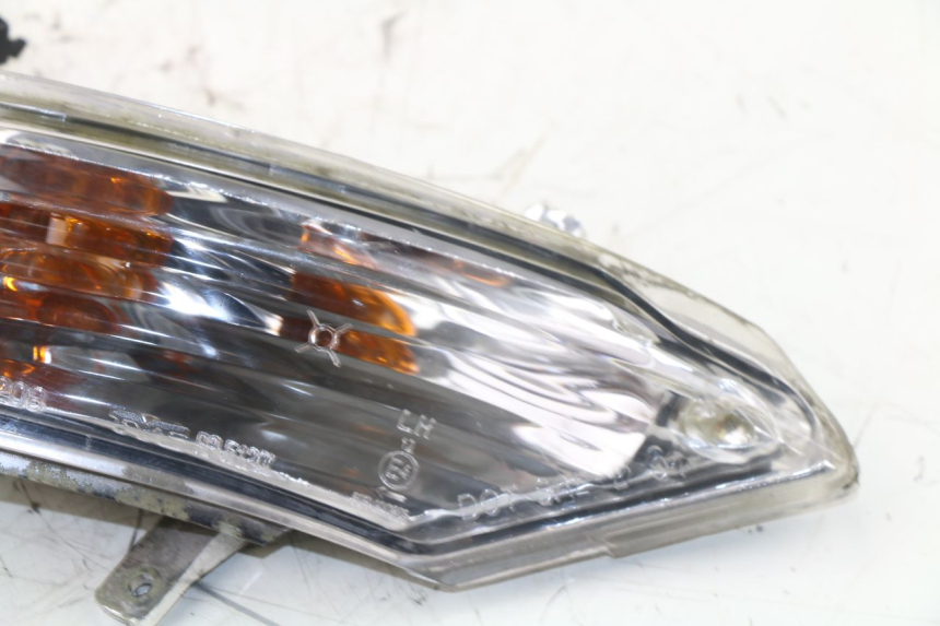 photo de TRASERO IZQUIERDO INTERMITENTE KYMCO GRAND DINK 125 (2008 - 2014)