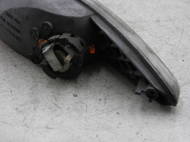 photo de TRASERO IZQUIERDO INTERMITENTE PEUGEOT ELYSEO 125 (1999 - 2004)