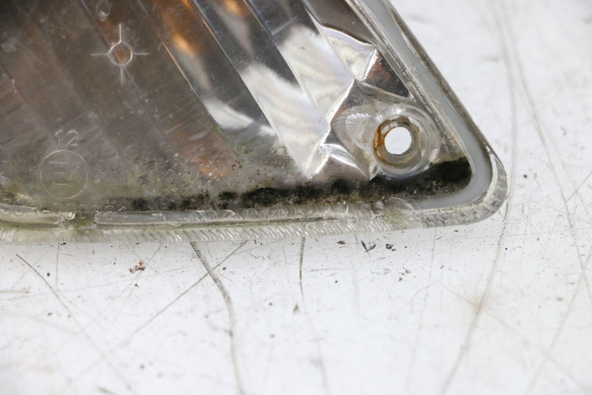 photo de INTERMITENTE TRASERO IZQUIERDO PIAGGIO VESPA GTS SUPER IE 125 (2009 - 2016) - Primer plano técnico