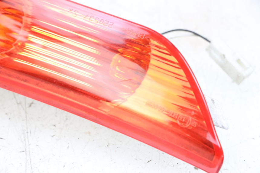 photo de INTERMITENTE TRASERO IZQUIERDO PIAGGIO X8 125 (2004 - 2007) - Otra vista del artículo