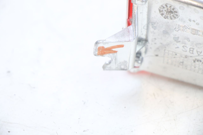 photo de INTERMITENTE TRASERO IZQUIERDO PIAGGIO XEVO - X EVO 125 (2007 - 2016) - Detalles de los puntos de fijación