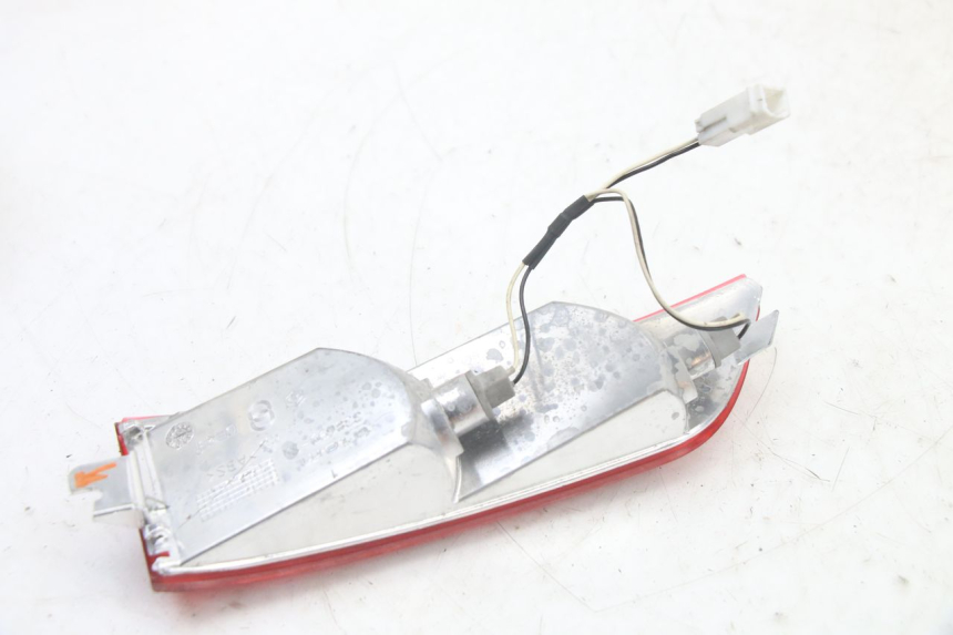 photo de INTERMITENTE TRASERO IZQUIERDO PIAGGIO XEVO - X EVO 125 (2007 - 2016) - Estado de la superficie y material