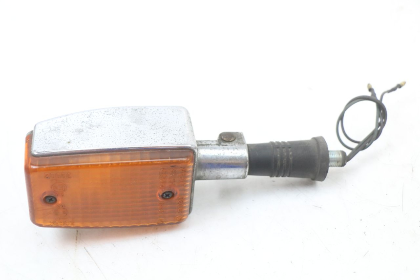photo de TRASERO IZQUIERDO INTERMITENTE YAMAHA XJ F 900 (1983 - 1994)