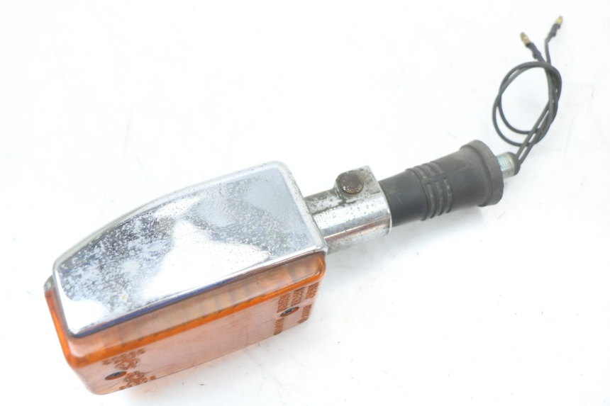 photo de TRASERO IZQUIERDO INTERMITENTE YAMAHA XJ F 900 (1983 - 1994)