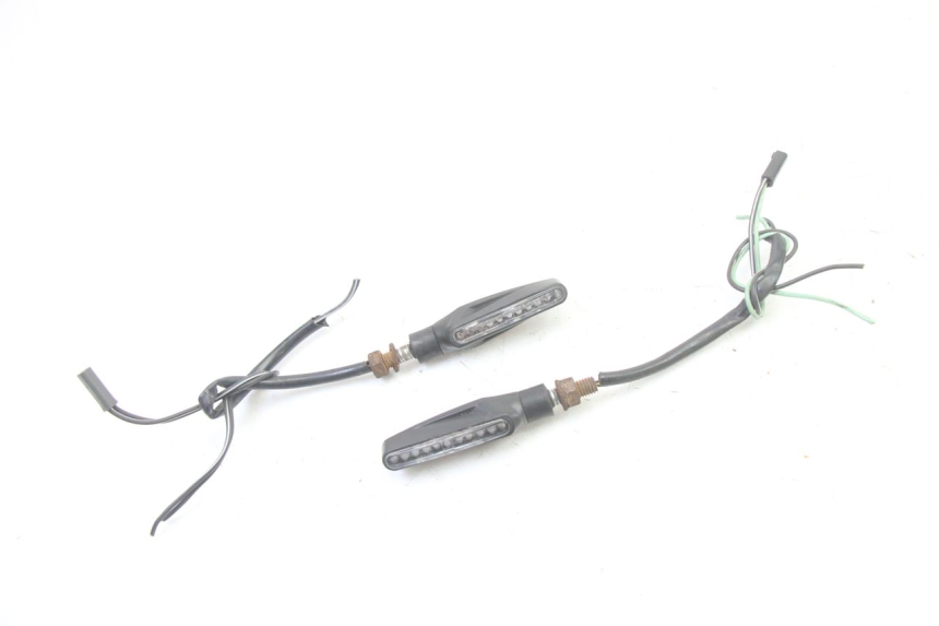 photo de TRASERO INTERMITENTE SUZUKI GSR 750 (2011 - 2017)