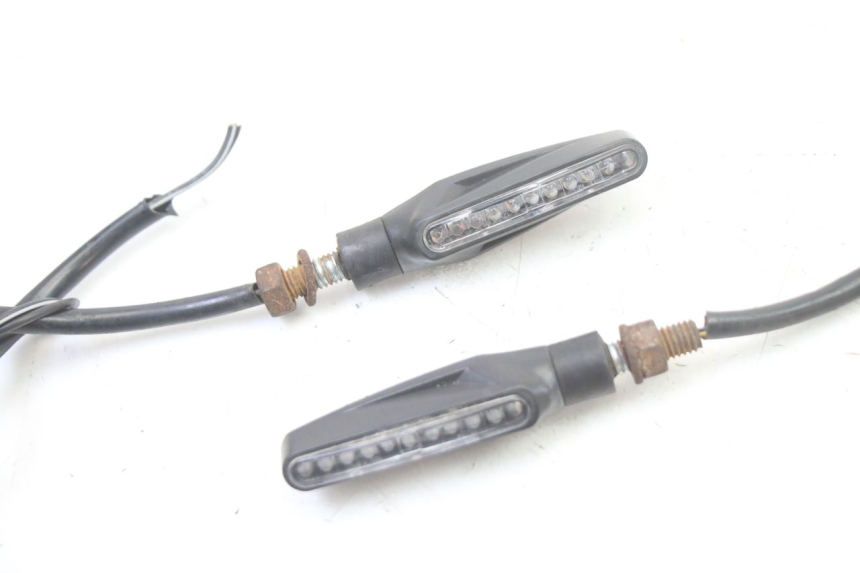 photo de TRASERO INTERMITENTE SUZUKI GSR 750 (2011 - 2017)