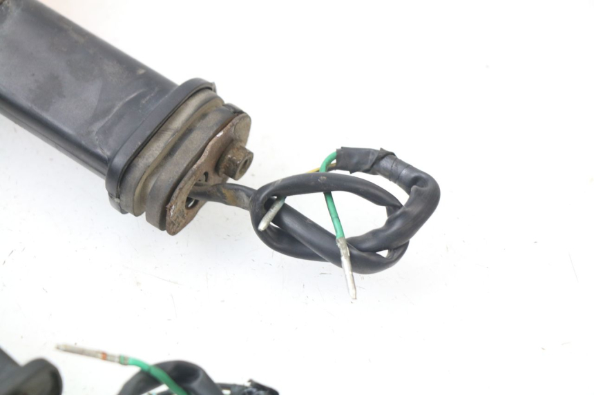 photo de TRASERO INTERMITENTE KAWASAKI GTR 1000 (1994 - 2004)