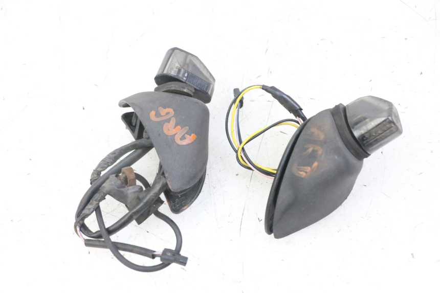 photo de TRASERO INTERMITENTE PIAGGIO MP3 LT 400 (2007 - 2012)
