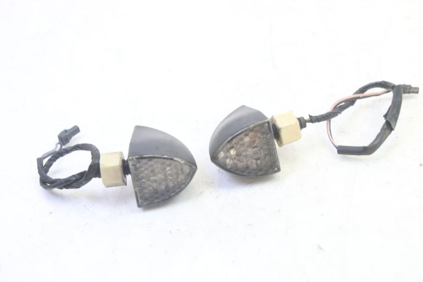 photo de TRASERO INTERMITENTE PIAGGIO MP3 RL 250 (2007 - 2010) - Vista principal