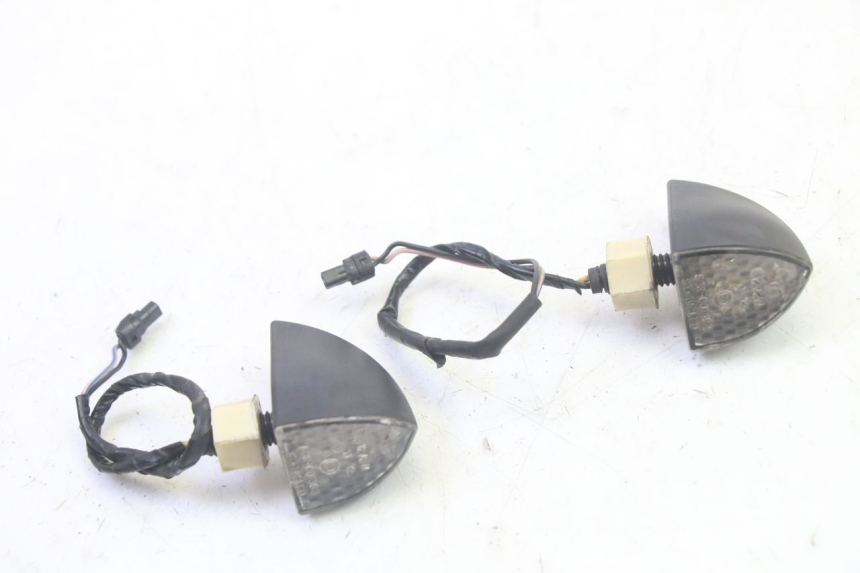 photo de TRASERO INTERMITENTE PIAGGIO MP3 RL 250 (2007 - 2010) - Otra perspectiva