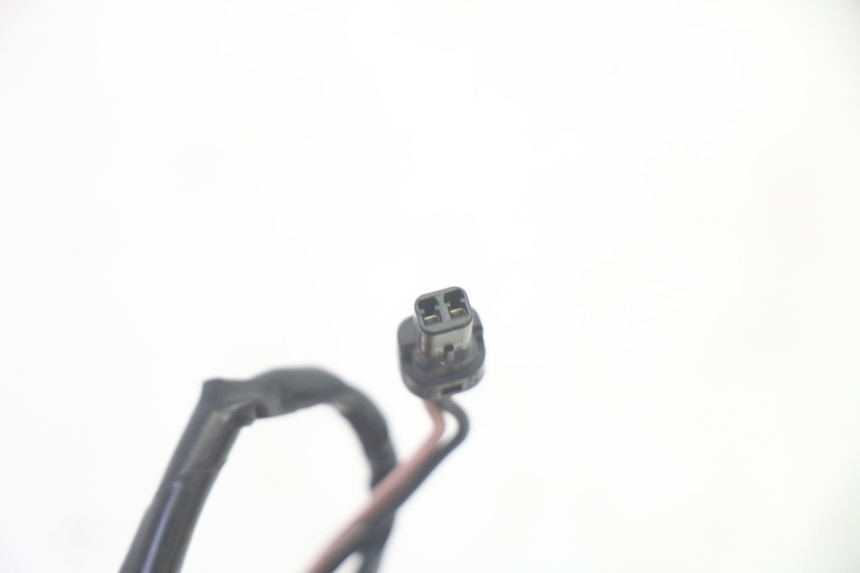 photo de TRASERO INTERMITENTE PIAGGIO MP3 RL 250 (2007 - 2010) - Estado de la superficie y material