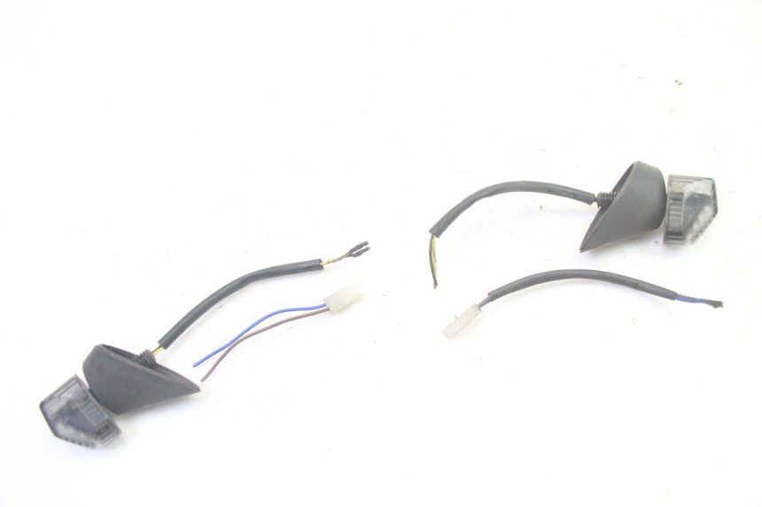 photo de TRASERO INTERMITENTE PIAGGIO MP3 500 (2016 - 2018) - Otra perspectiva