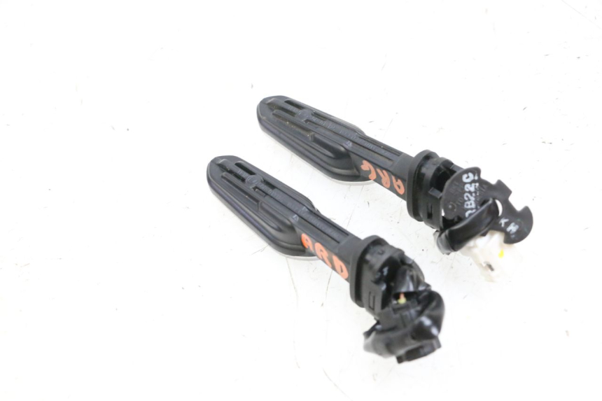 photo de TRASERO INTERMITENTE YAMAHA NEO'S CORE 1 (2022 - 2026) - Zoom estado de uso