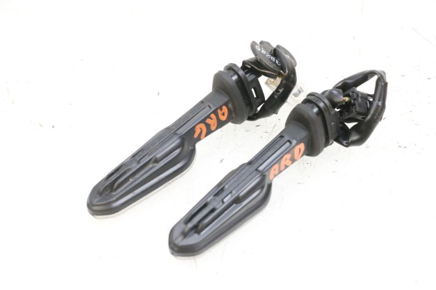 photo de TRASERO INTERMITENTE YAMAHA NEO'S CORE 1 (2022 - 2026) - Otra perspectiva