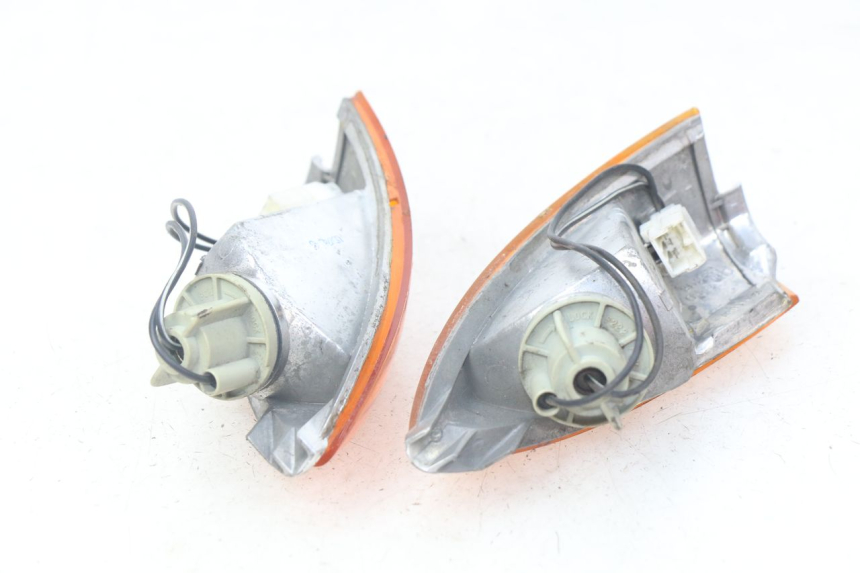 photo de INTERMITENTE TRASERO PIAGGIO FLY 125 (2005 - 2012)