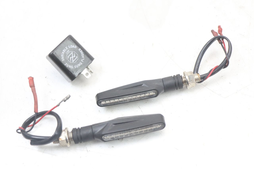 photo de TRASERO INTERMITENTE SUZUKI GS F 500 (2004 - 2007)